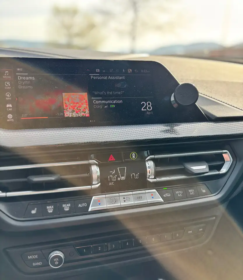 BMW 2 Series photo BMW 2 Series