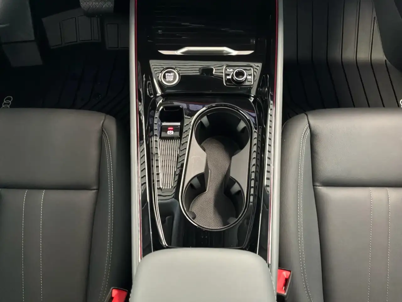 Audi Q3 снимка Audi Q3