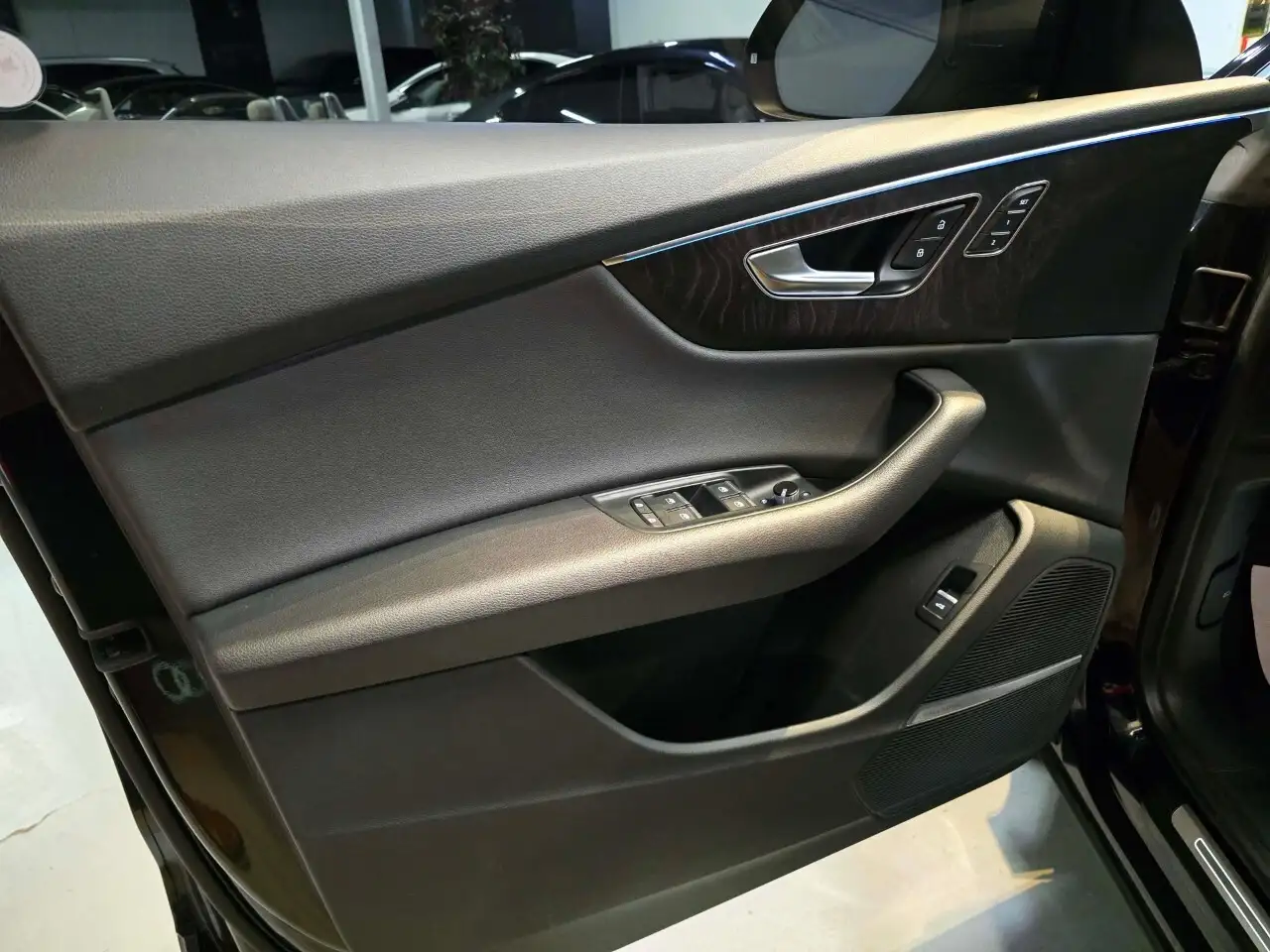 Audi Q8 photo Audi Q8