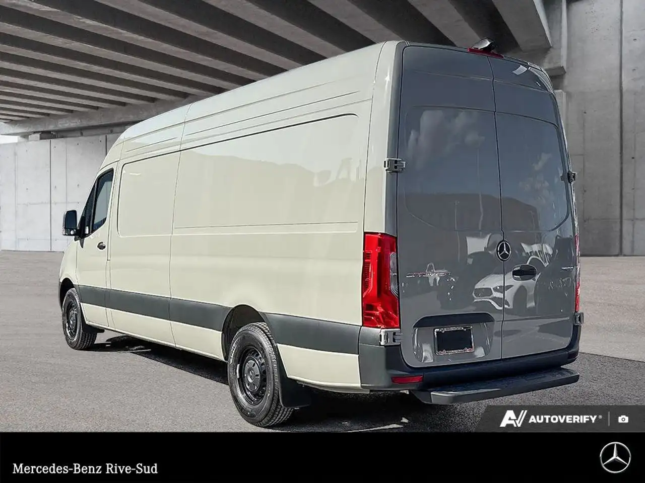 Mercedes-Benz Sprinter снимка Mercedes-Benz Sprinter