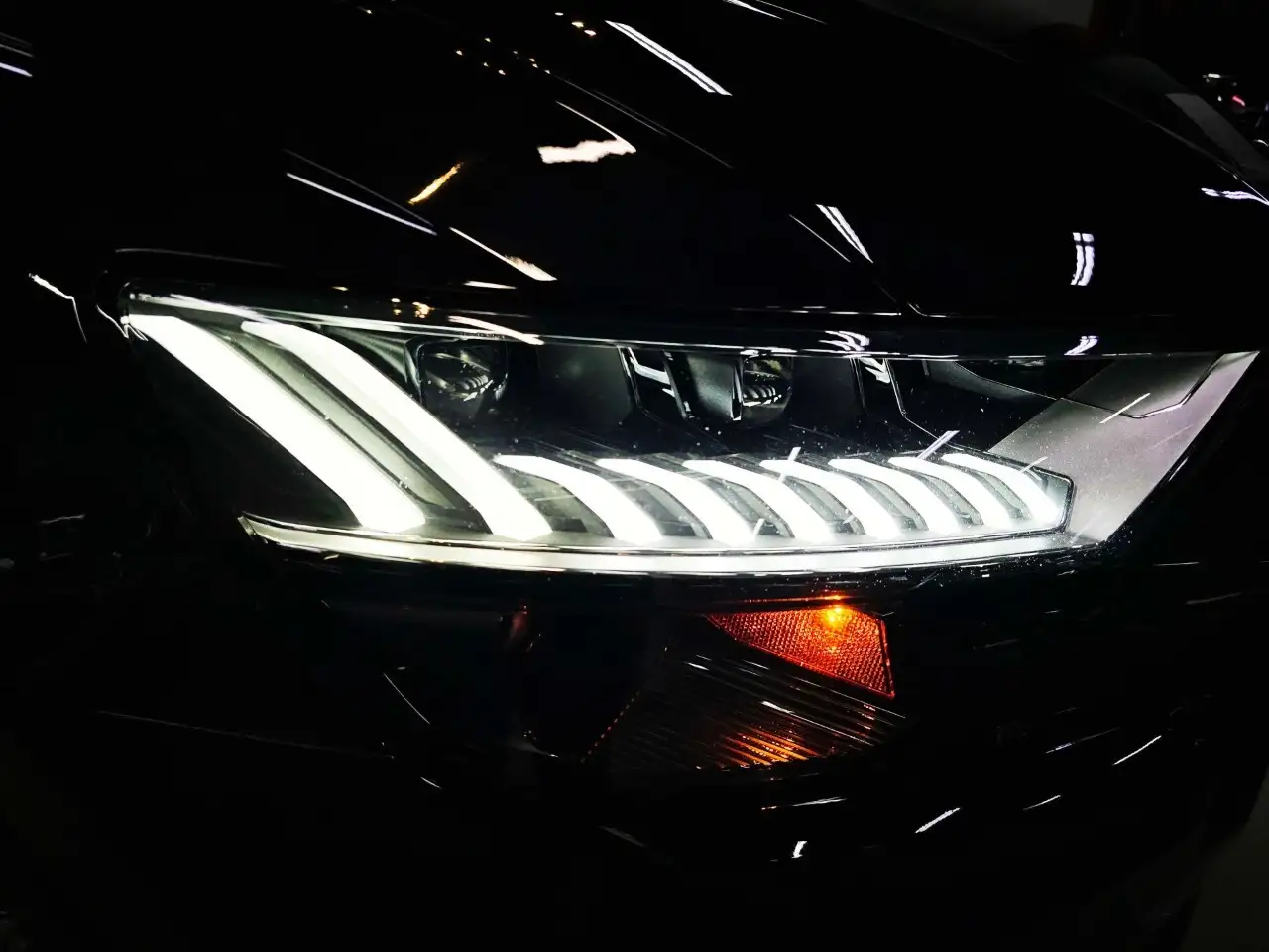 Audi Q8 photo Audi Q8