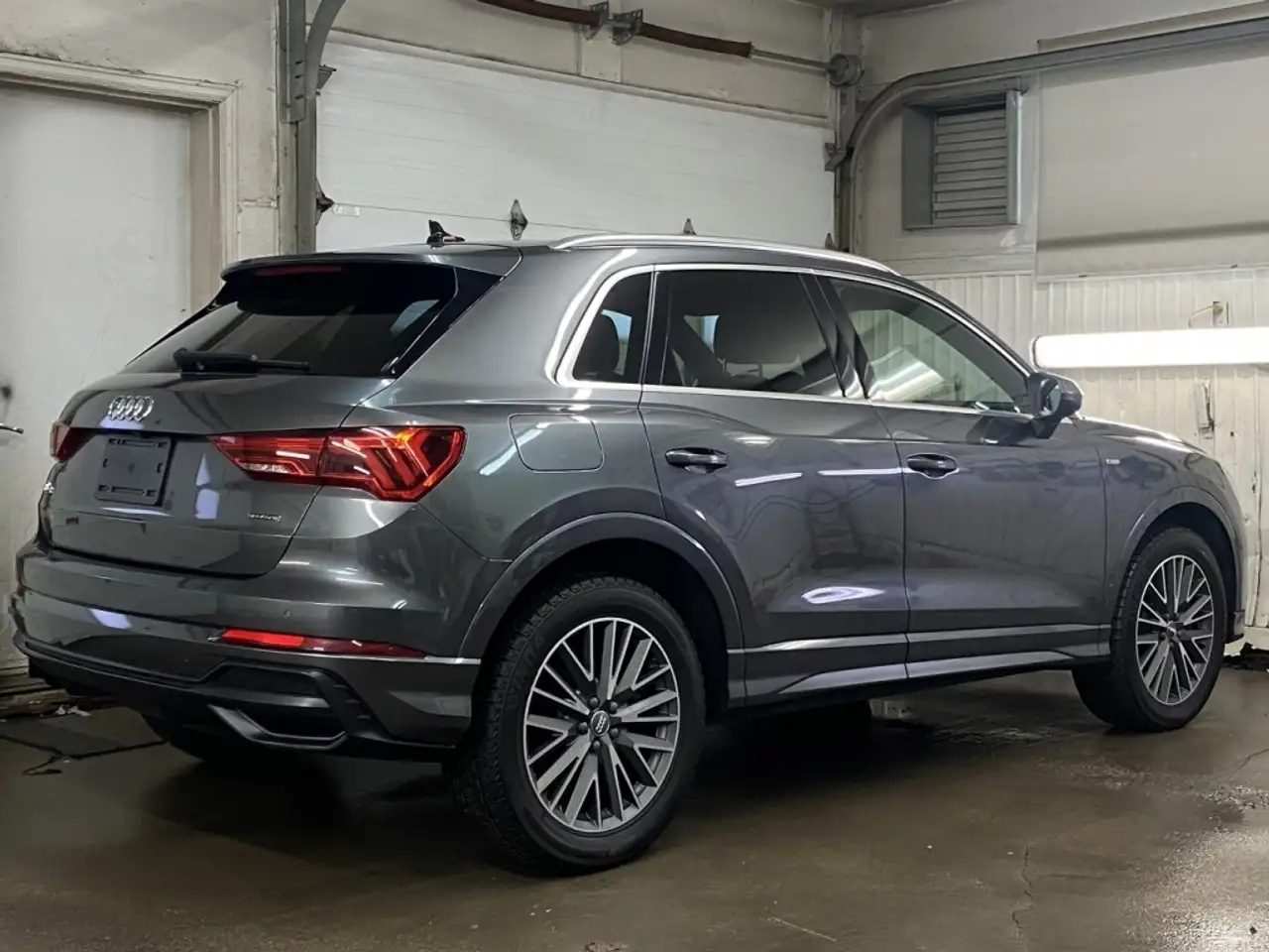 Audi Q3 снимка Audi Q3