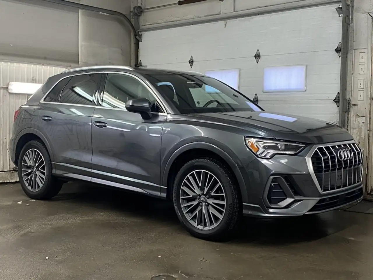 Audi Q3 снимка Audi Q3