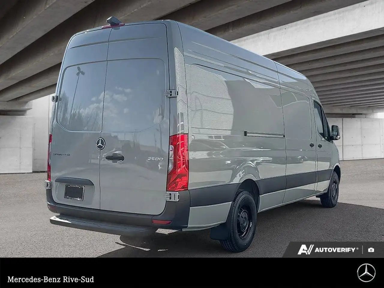 Mercedes-Benz Sprinter снимка Mercedes-Benz Sprinter