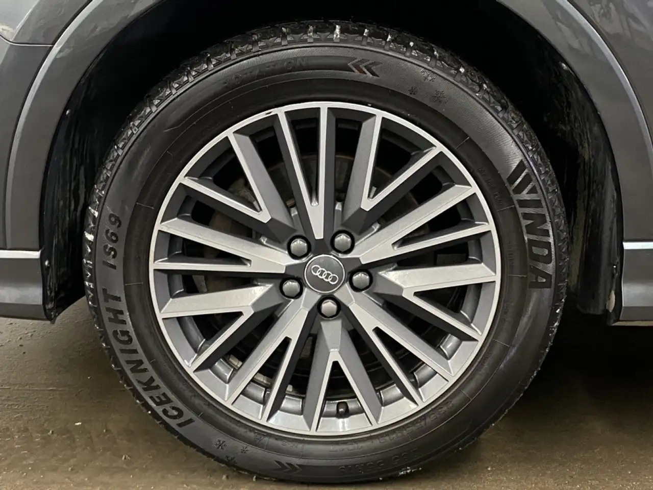 Audi Q3 снимка Audi Q3