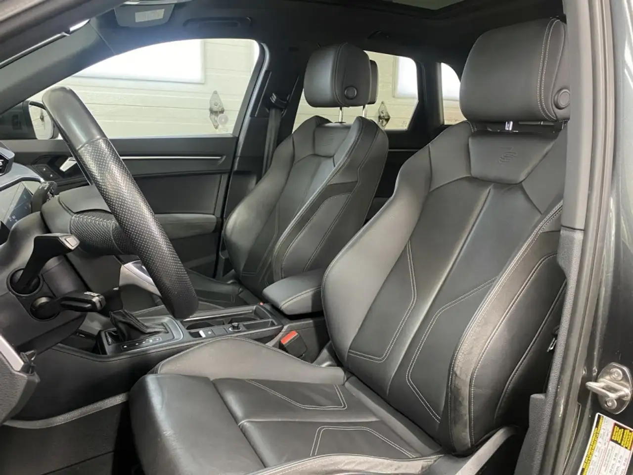 Audi Q3 снимка Audi Q3