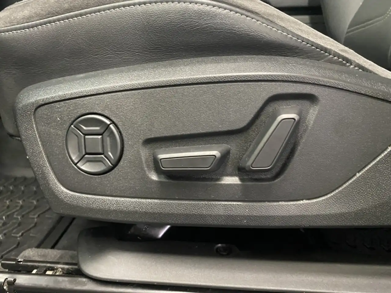 Audi Q3 снимка Audi Q3