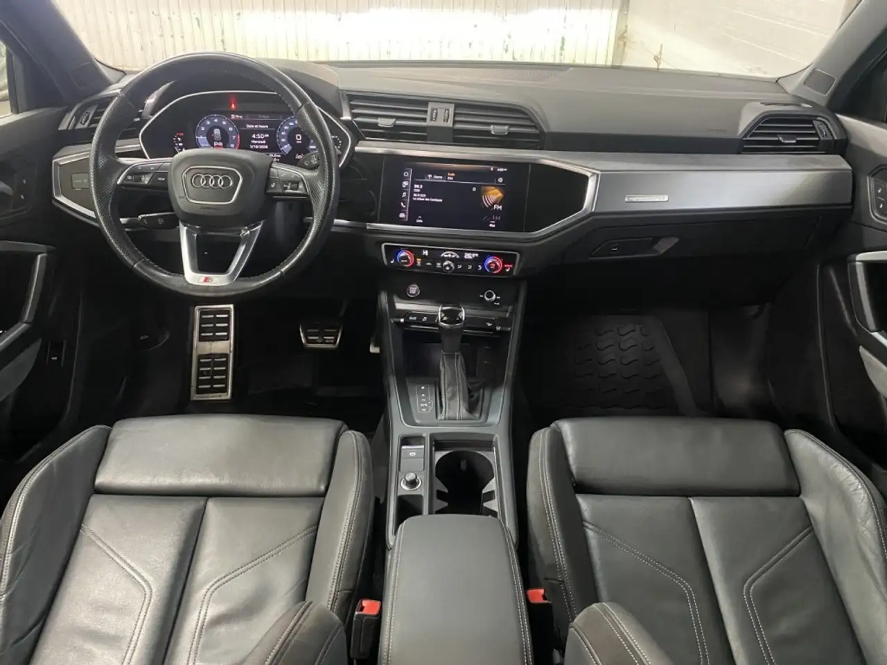 Audi Q3 снимка Audi Q3