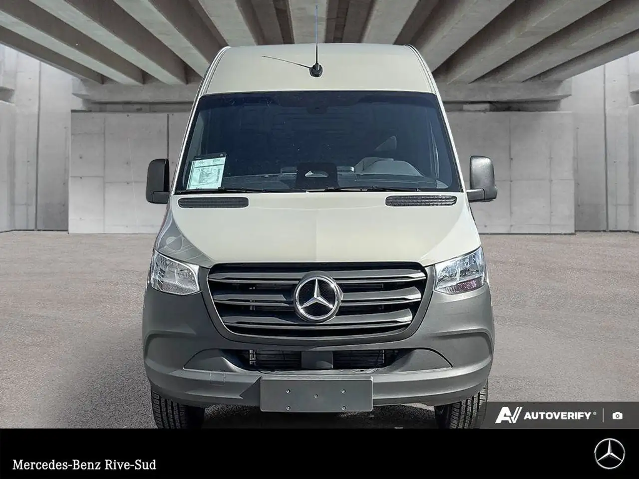 Mercedes-Benz Sprinter снимка Mercedes-Benz Sprinter