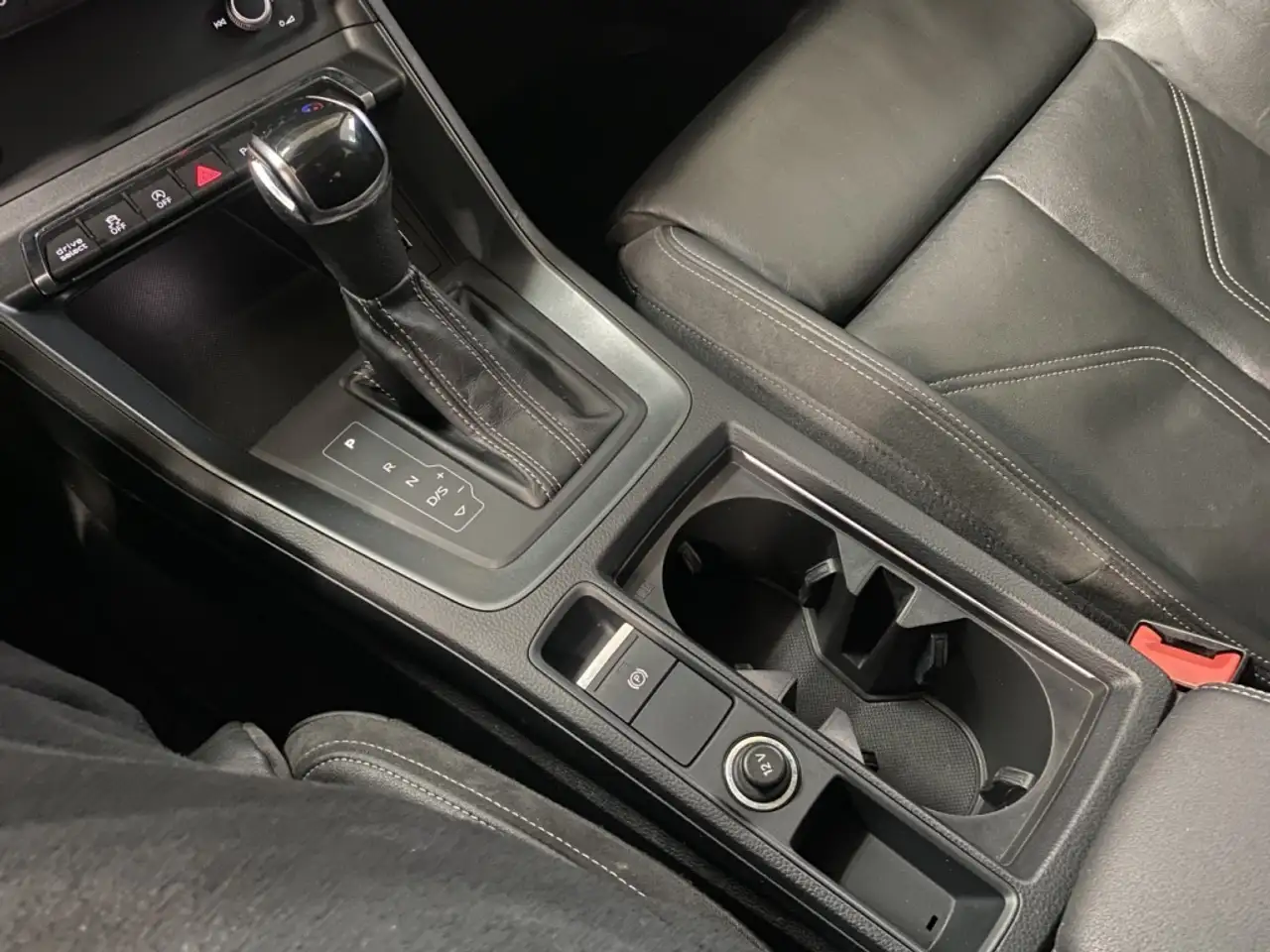 Audi Q3 снимка Audi Q3