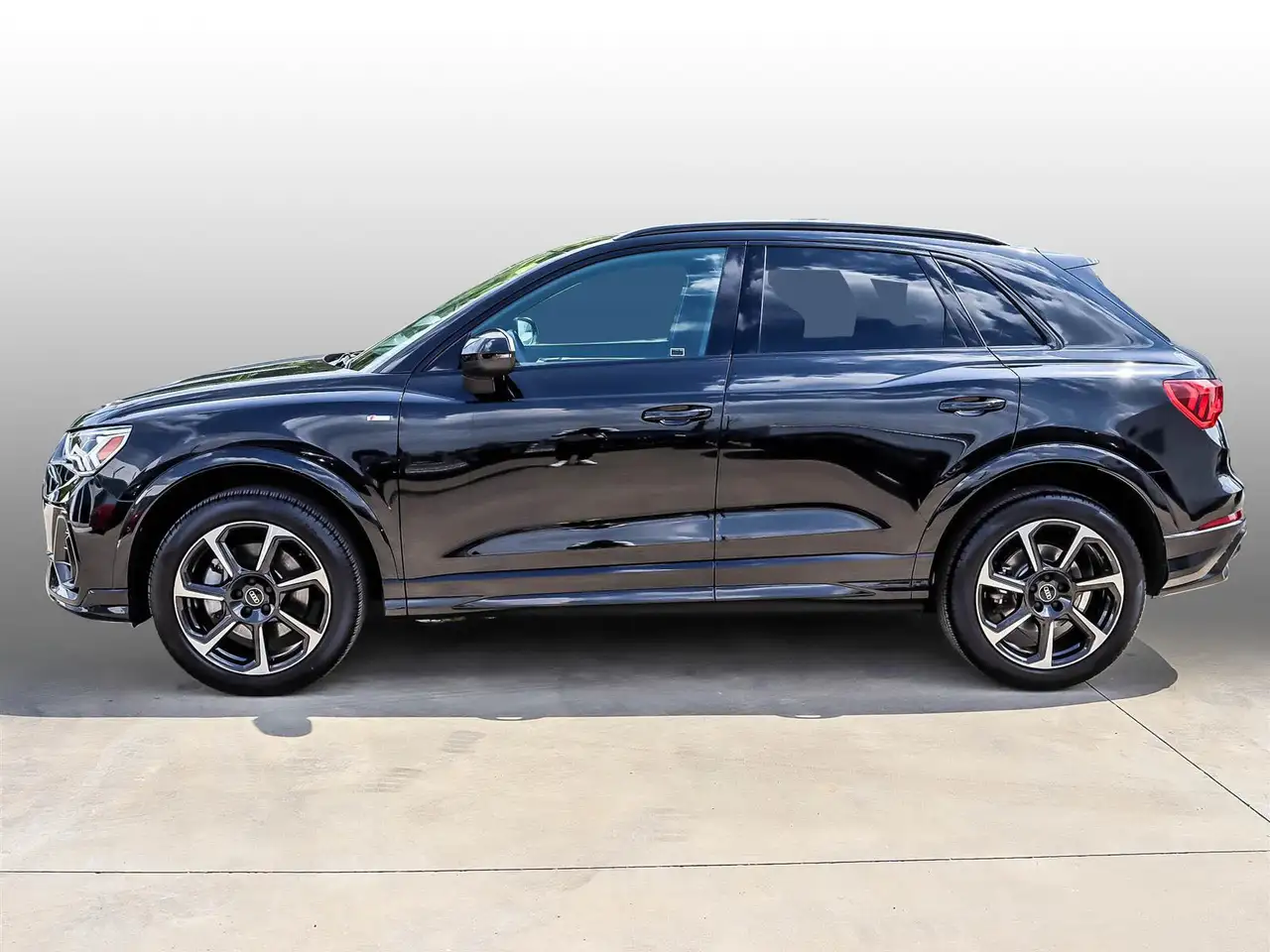 Audi Q3 photo Audi Q3