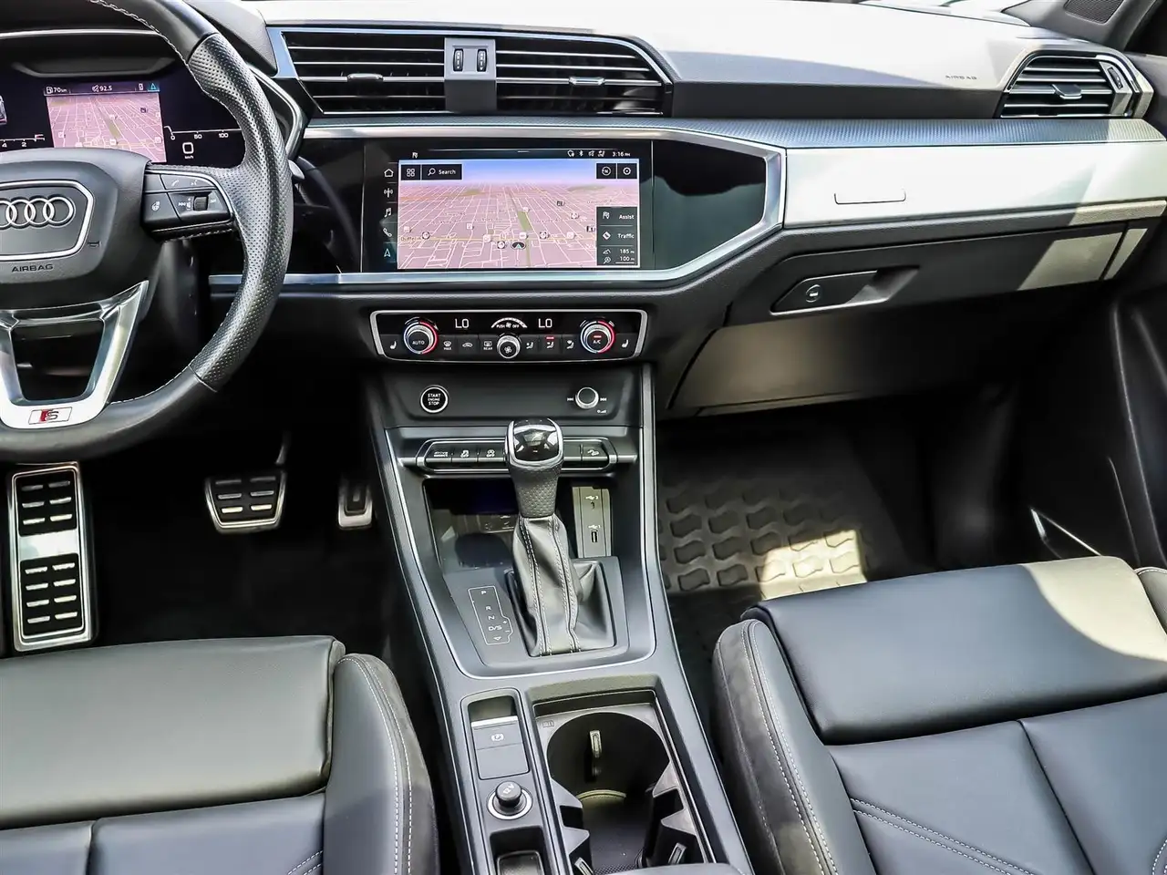 Audi Q3 photo Audi Q3