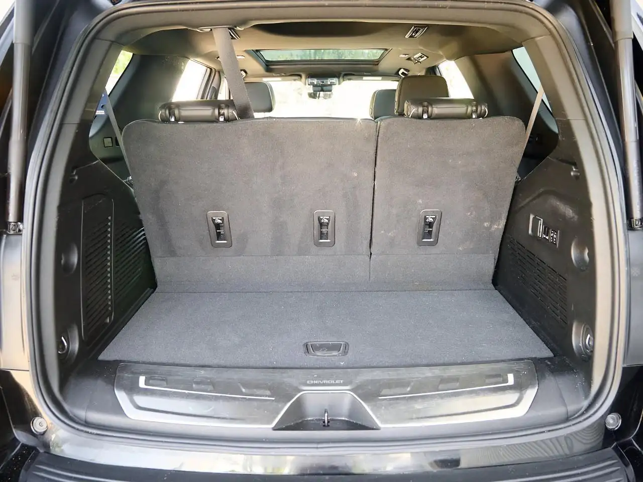 Chevrolet Tahoe photo Chevrolet Tahoe