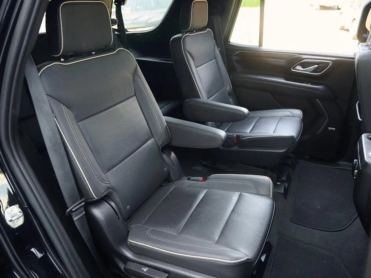 Chevrolet Tahoe photo Chevrolet Tahoe