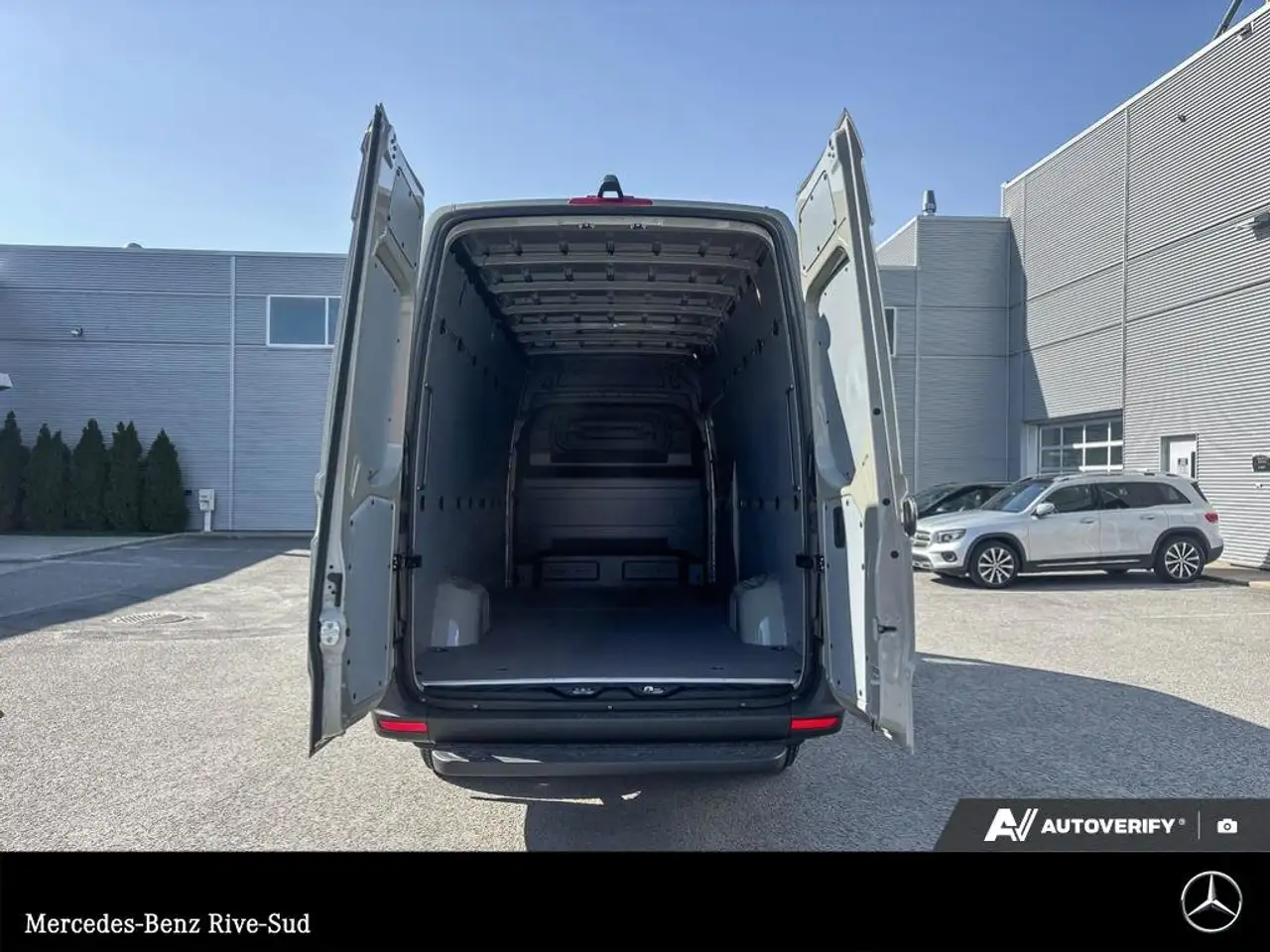 Mercedes-Benz Sprinter снимка Mercedes-Benz Sprinter