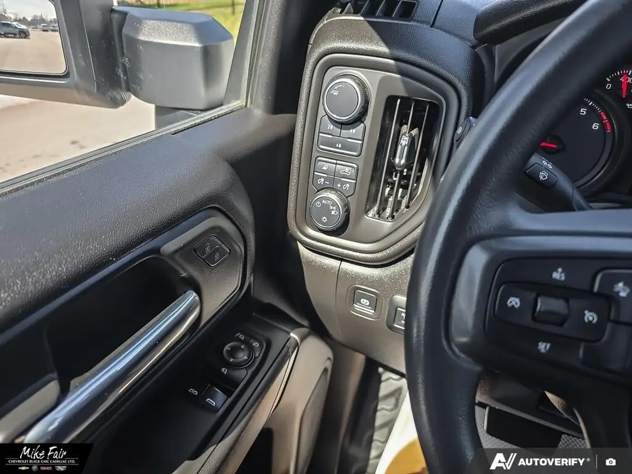 Chevrolet Silverado 2500 photo Chevrolet Silverado 2500