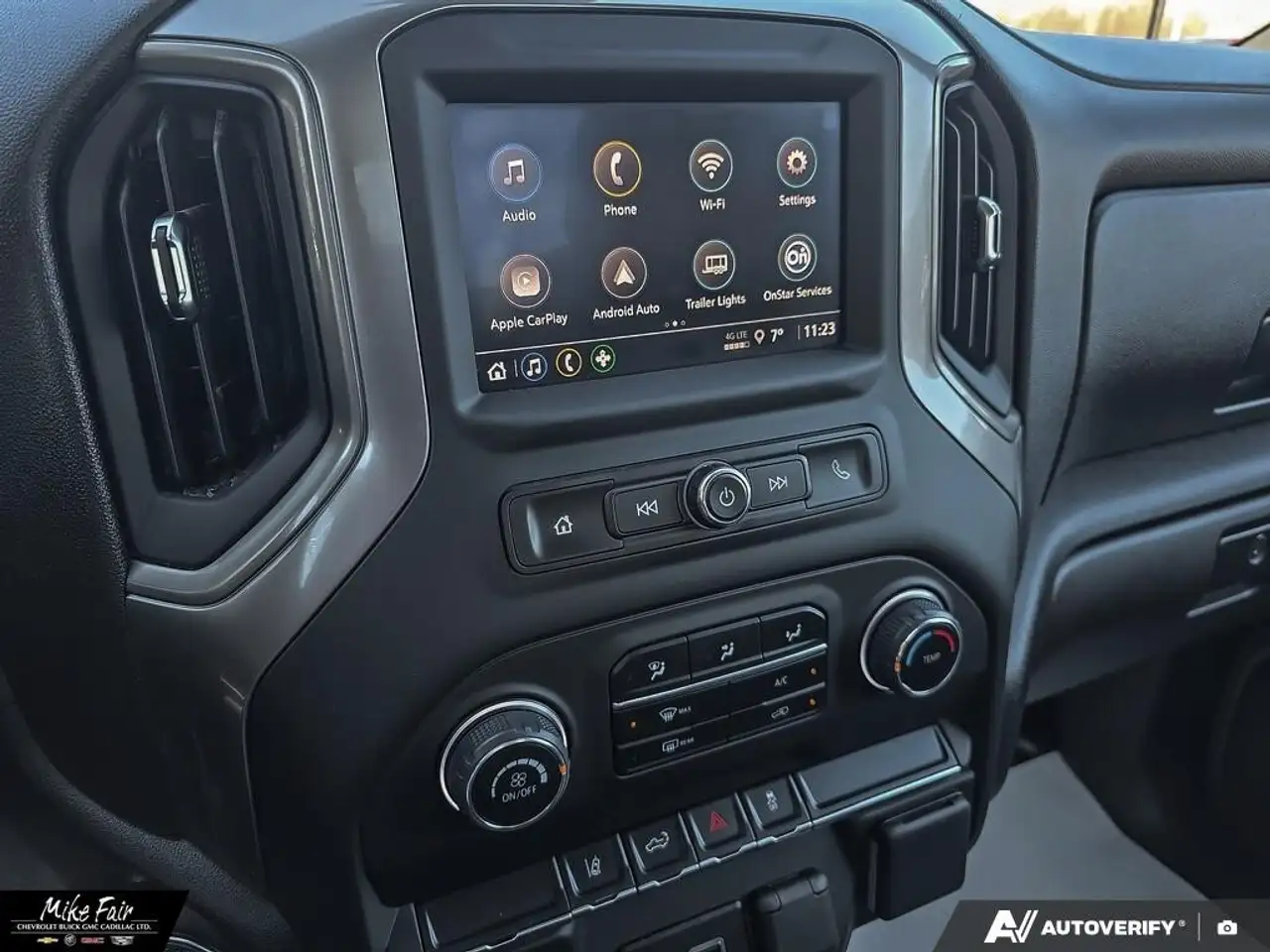 Chevrolet Silverado 2500 photo Chevrolet Silverado 2500