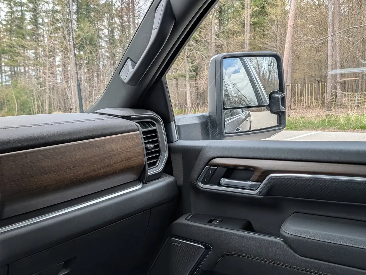 Chevrolet Silverado 2500 photo Chevrolet Silverado 2500