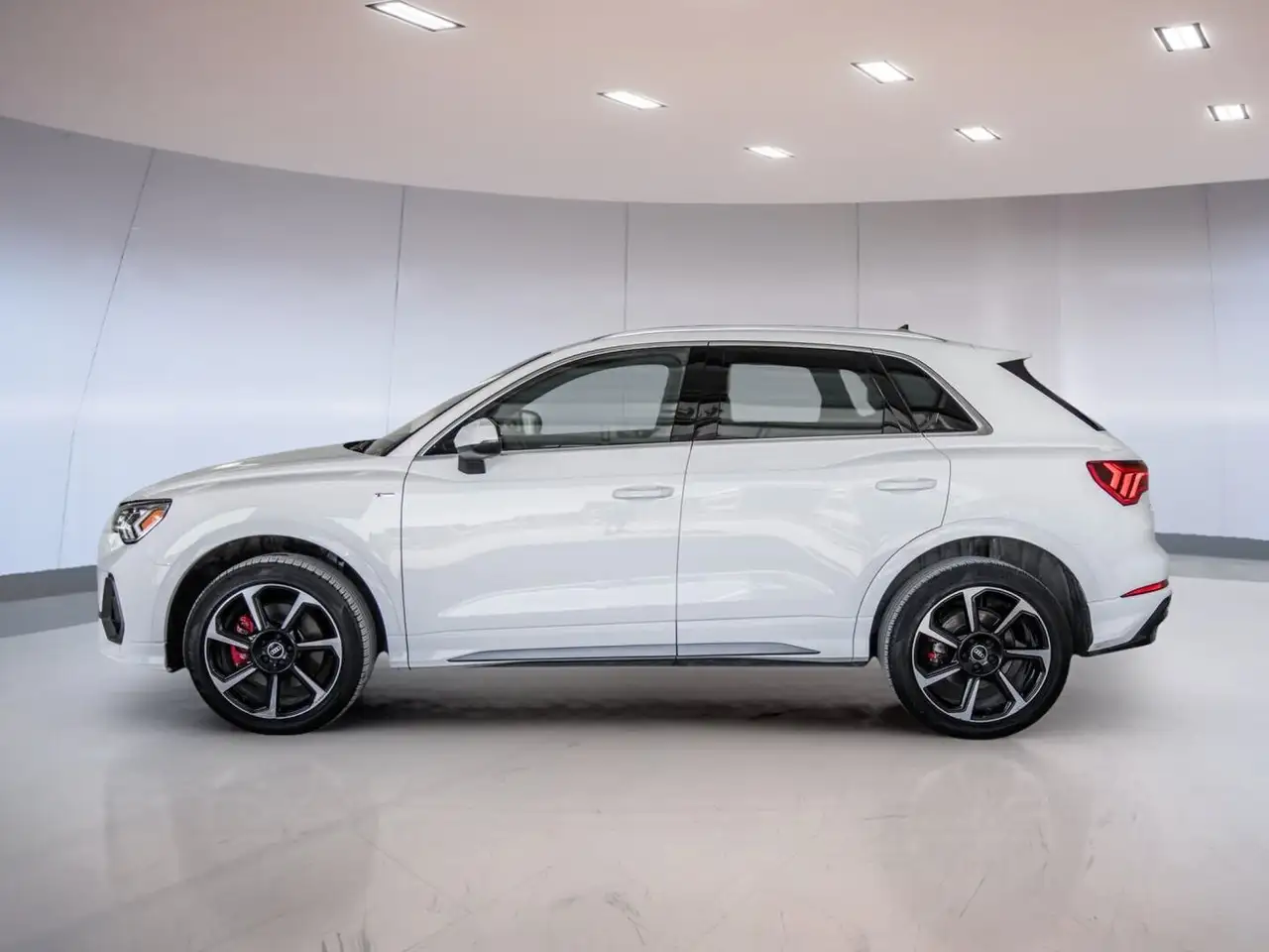 Audi Q3 снимка Audi Q3