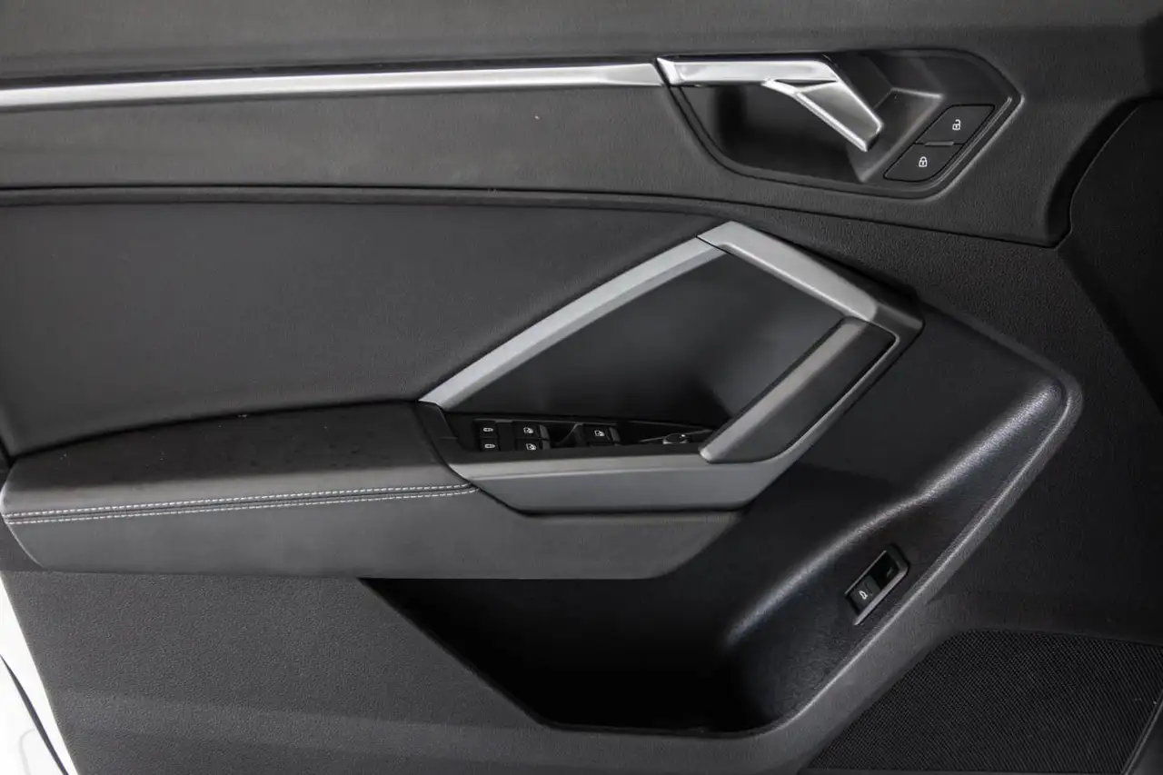 Audi Q3 снимка Audi Q3