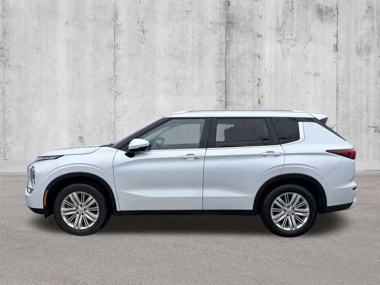 Mitsubishi Outlander снимка Mitsubishi Outlander