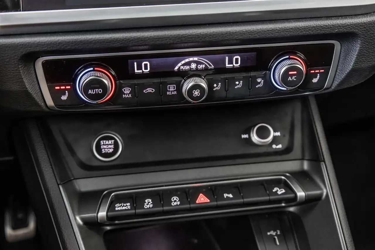 Audi Q3 снимка Audi Q3