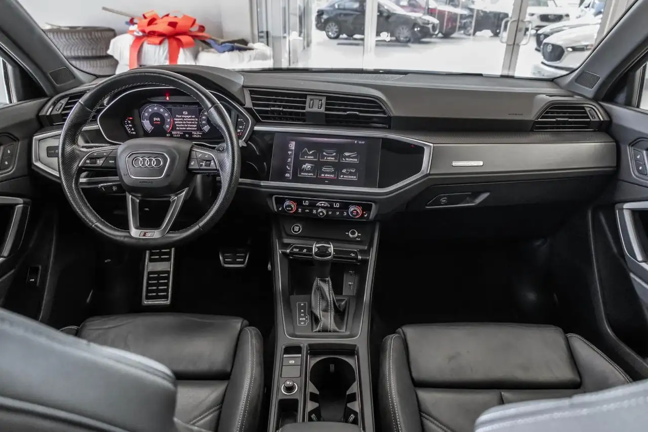 Audi Q3 снимка Audi Q3