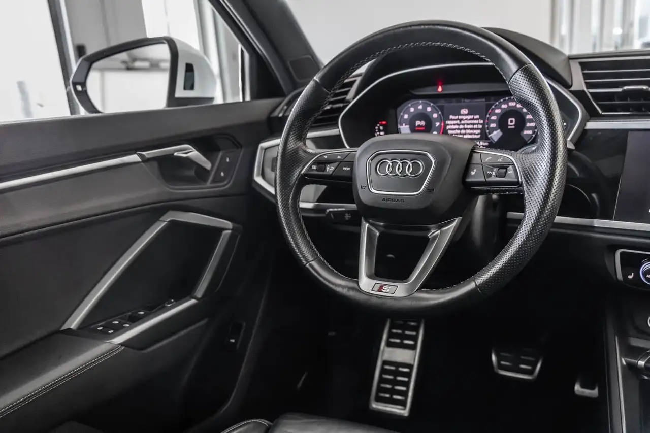 Audi Q3 снимка Audi Q3