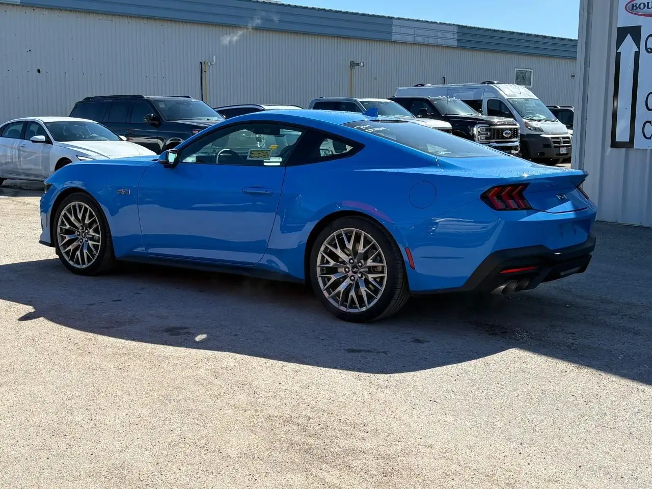 Ford Mustang снимка Ford Mustang