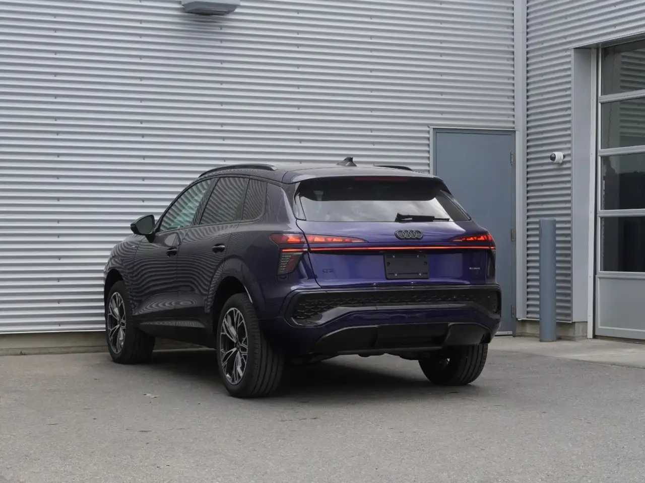 Audi Q3 photo Audi Q3
