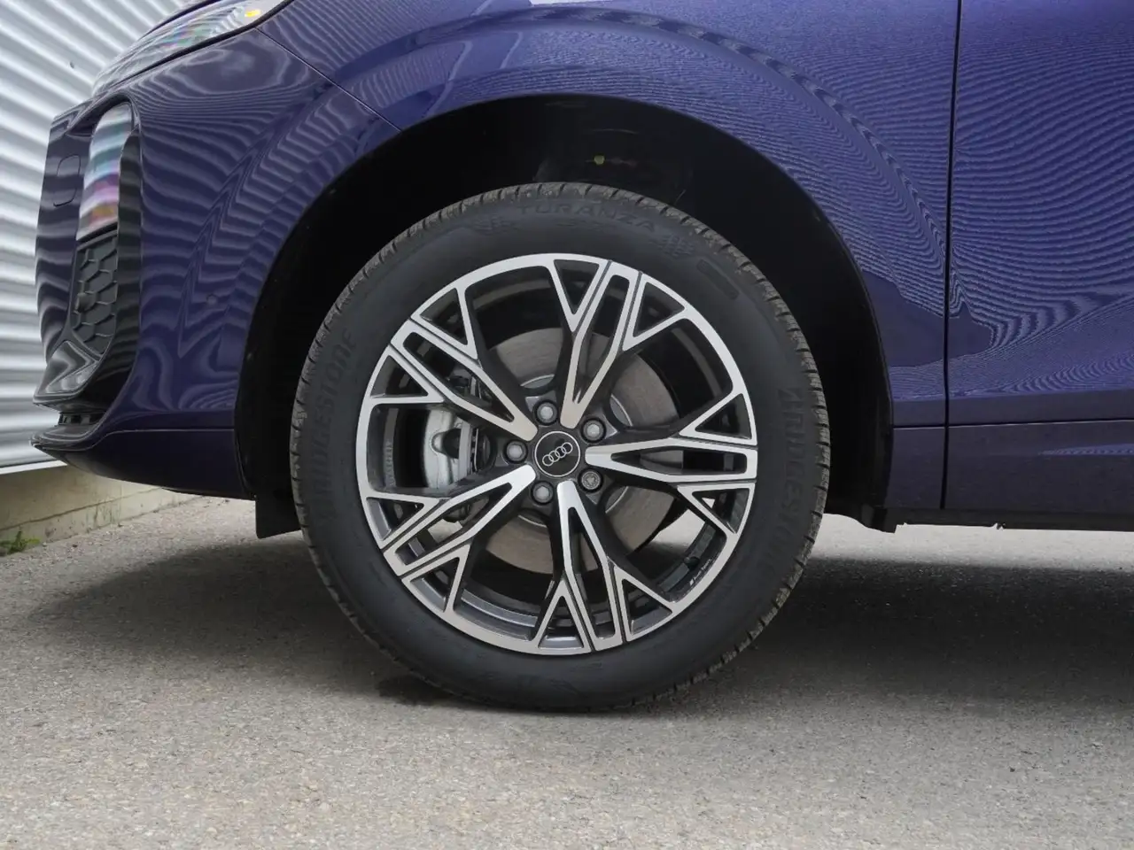Audi Q3 photo Audi Q3