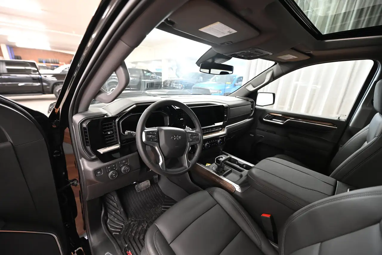 Chevrolet Silverado 1500 снимка Chevrolet Silverado 1500