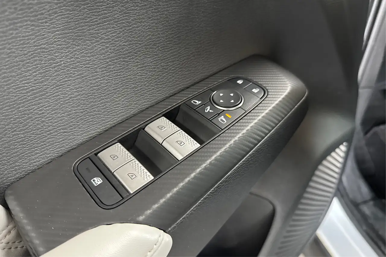 Mitsubishi Outlander снимка Mitsubishi Outlander