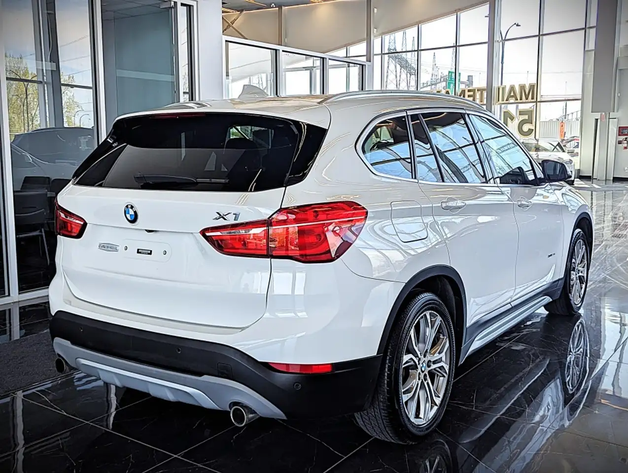 BMW X1 снимка BMW X1