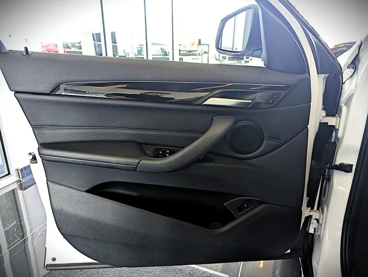 BMW X1 снимка BMW X1