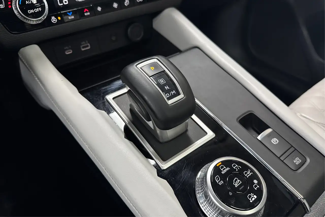 Mitsubishi Outlander снимка Mitsubishi Outlander