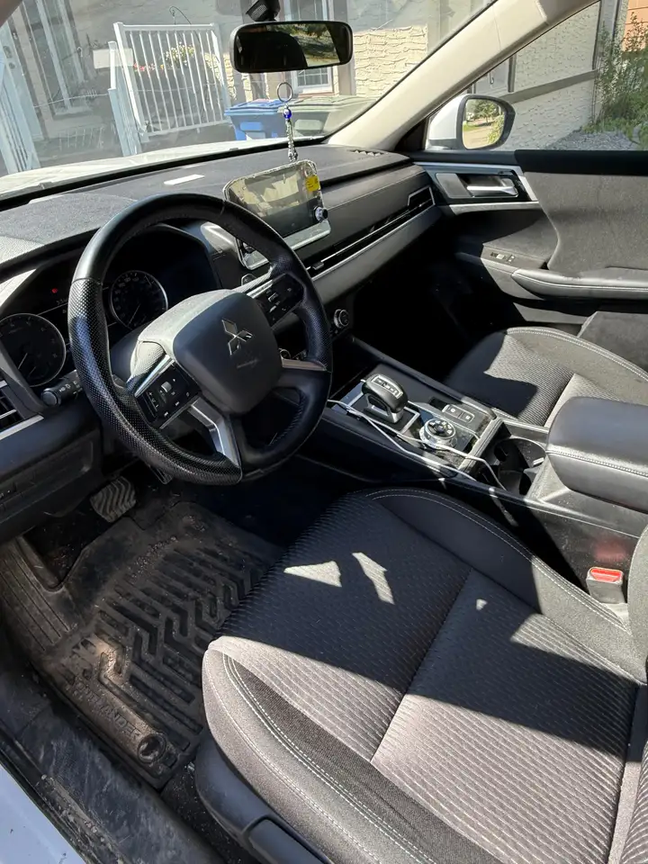 Mitsubishi Outlander снимка Mitsubishi Outlander