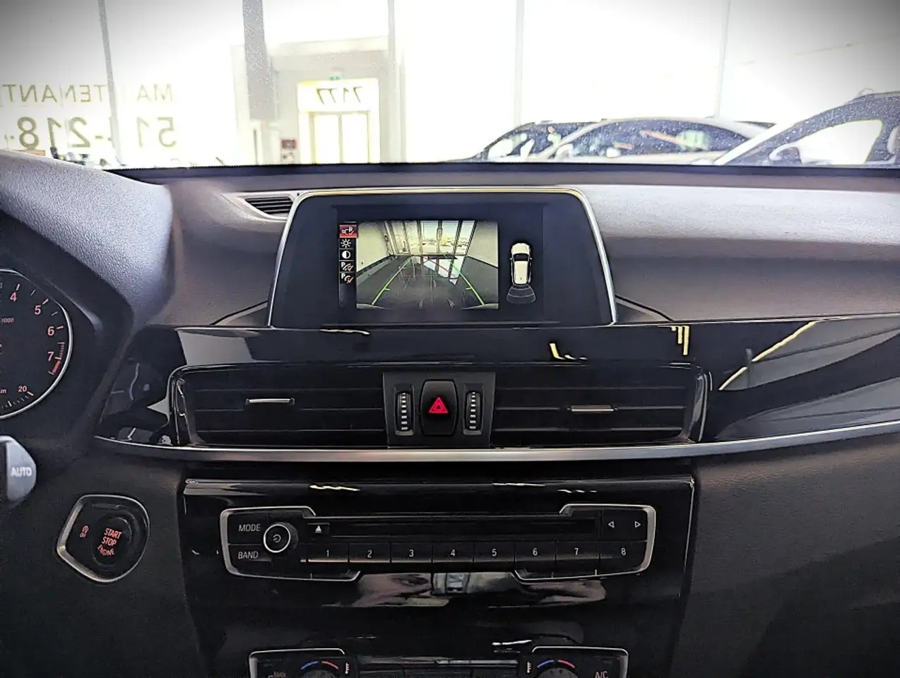 BMW X1 снимка BMW X1