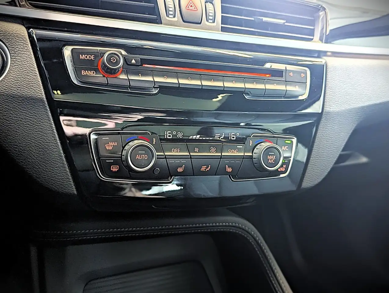 BMW X1 снимка BMW X1