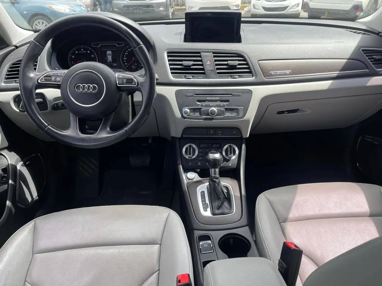 Audi Q3 photo Audi Q3