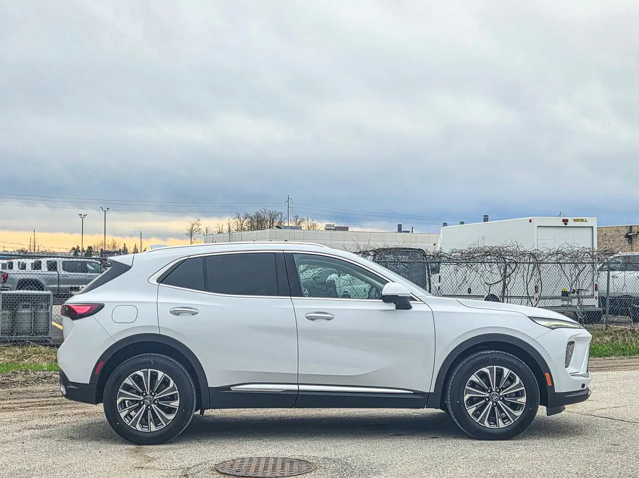 Buick Envision photo Buick Envision