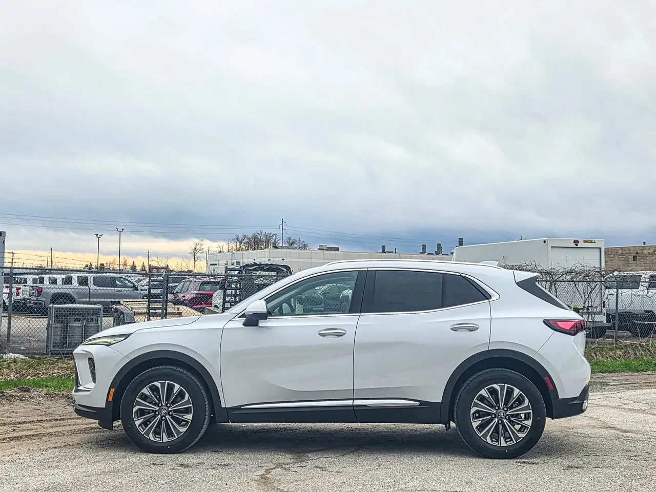Buick Envision photo Buick Envision