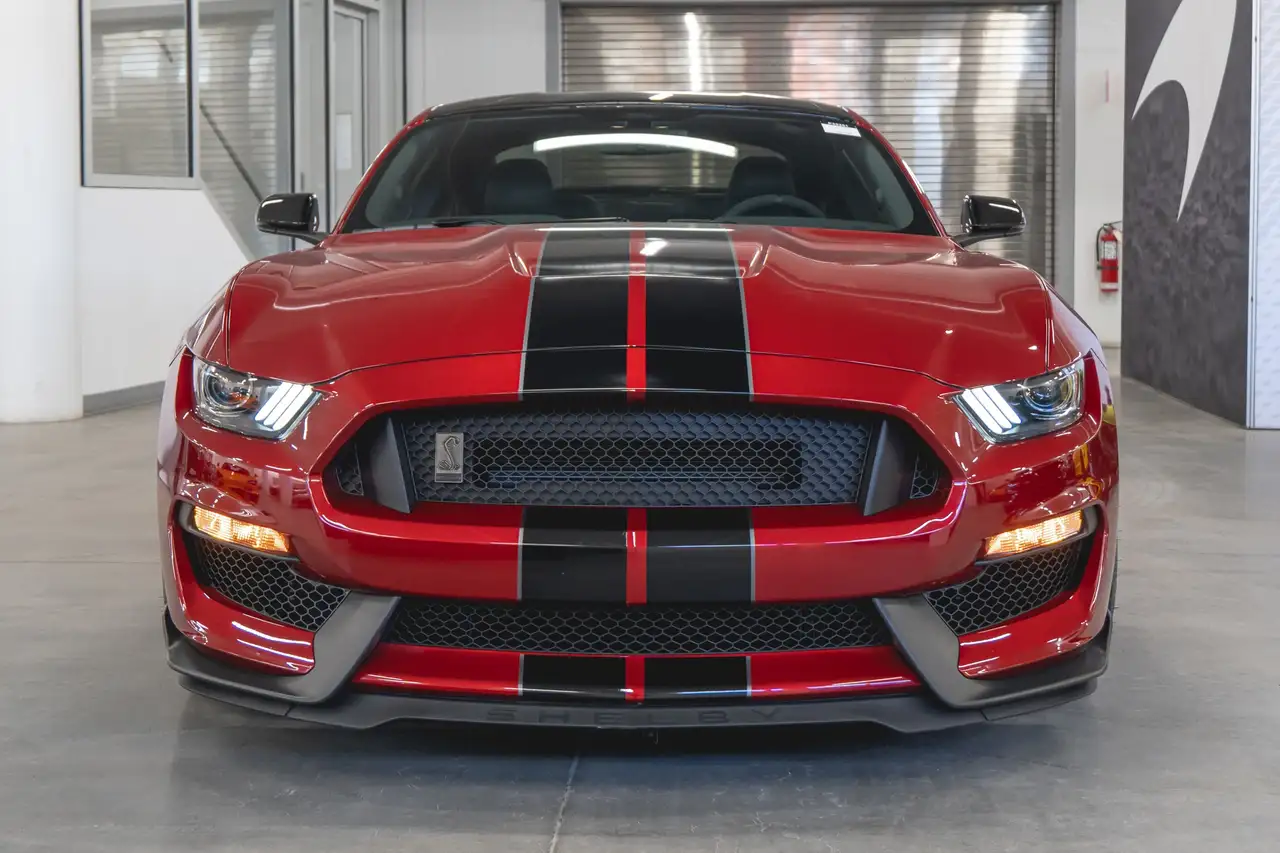 Ford Mustang photo Ford Mustang