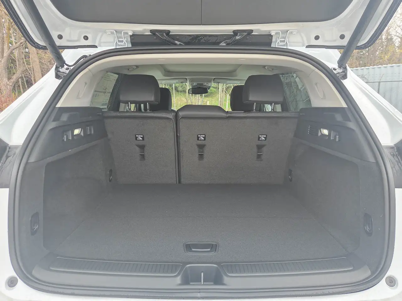 Buick Envision photo Buick Envision