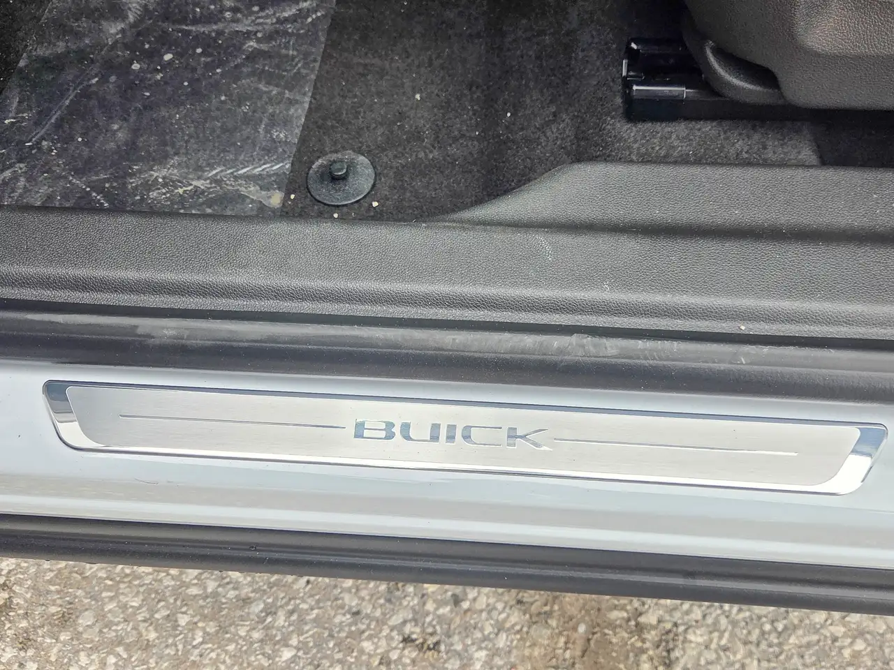 Buick Envision photo Buick Envision