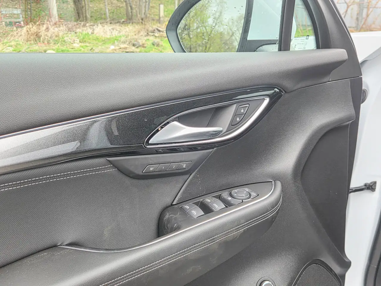 Buick Envision photo Buick Envision