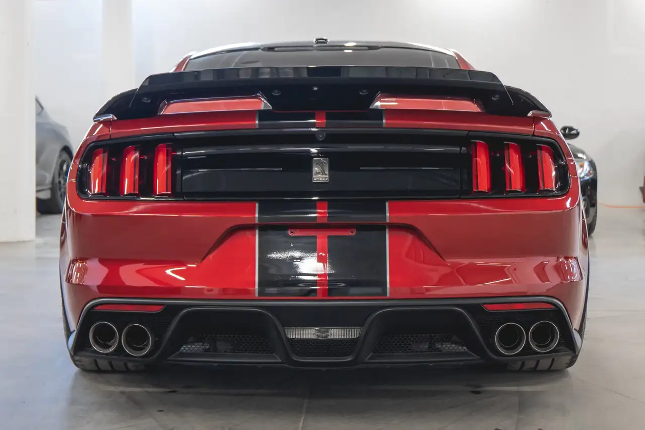 Ford Mustang photo Ford Mustang