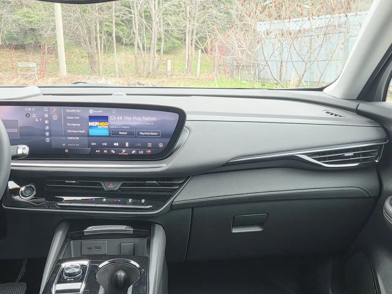 Buick Envision photo Buick Envision
