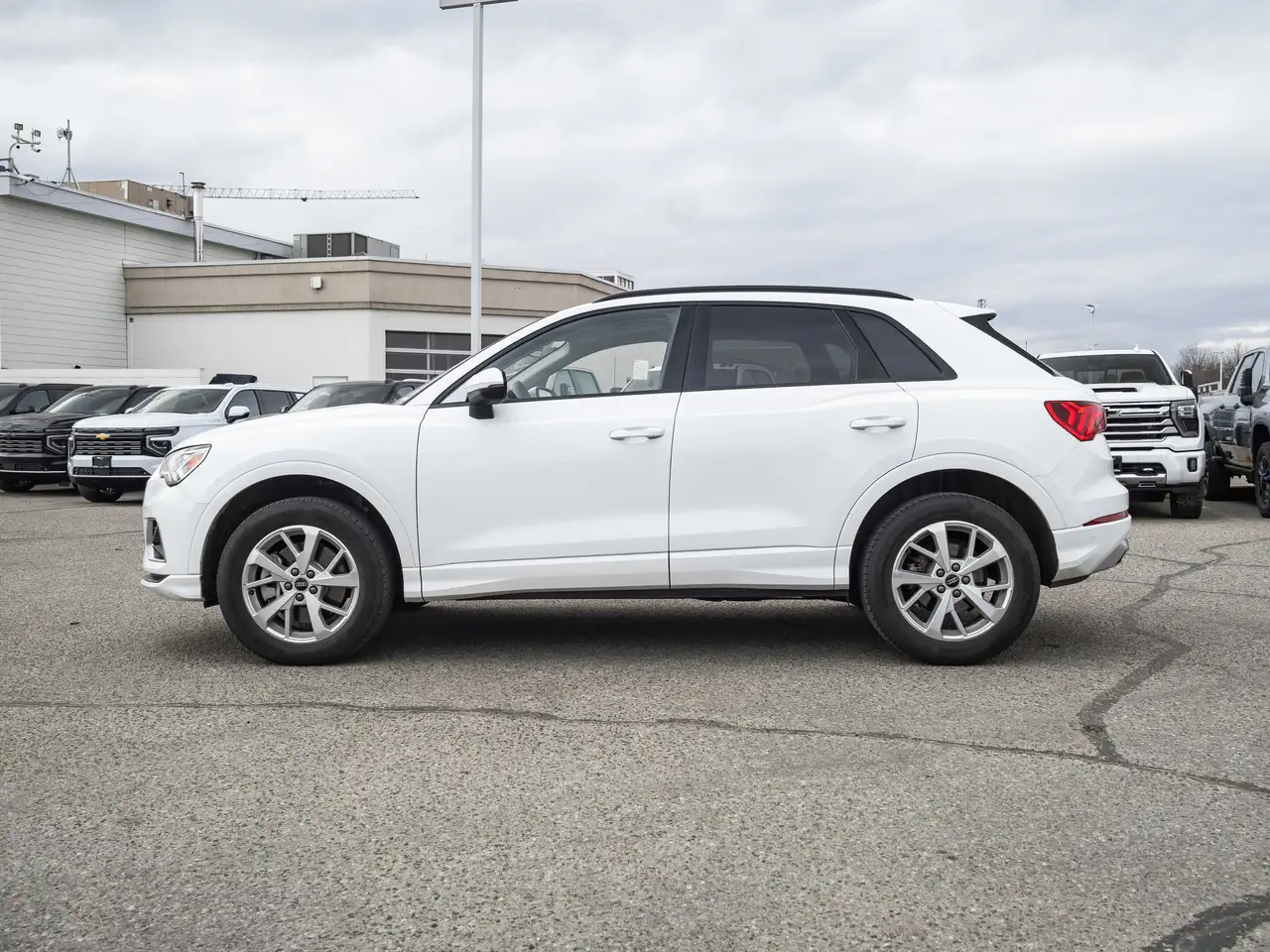 Audi Q3 photo Audi Q3