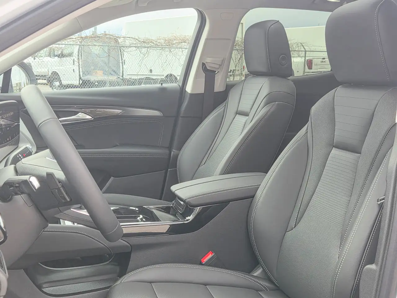 Buick Envision photo Buick Envision